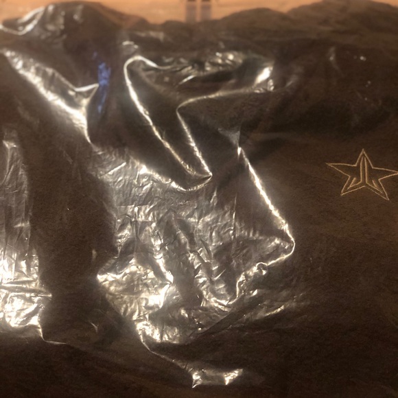 ⭐️HP🎉NWT Jeffree Star ⭐️ Brown Teddy PullOver⭐️ - Picture 7 of 16